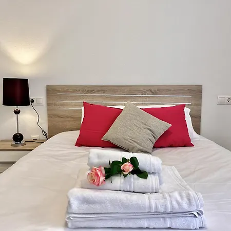 Rouna Vi By Gloove *